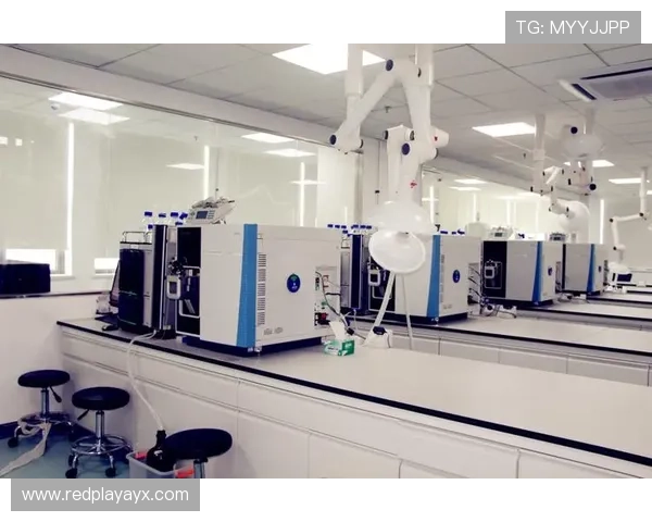 米特罗维奇技术全面性凸显,攻防支点价值再获认可 米特罗维奇技术全面性凸显,攻防支点价值再获认可