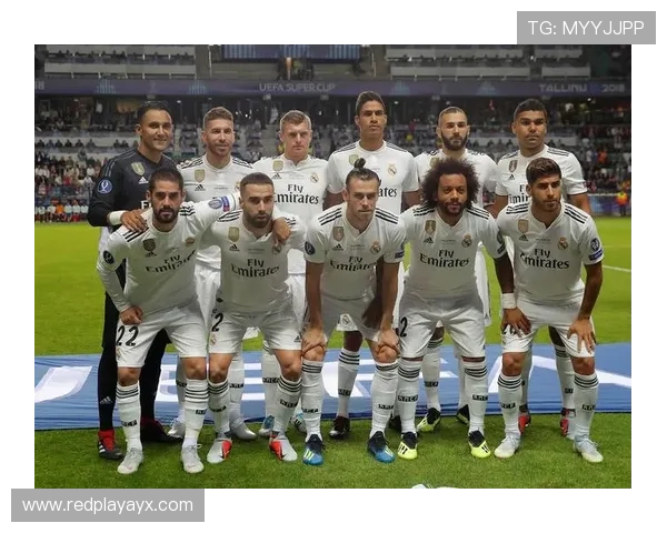 瓦拉内凭借速度优势助力防线,展现惊人反应能力 瓦拉内凭借速度优势助力防线,展现惊人反应能力