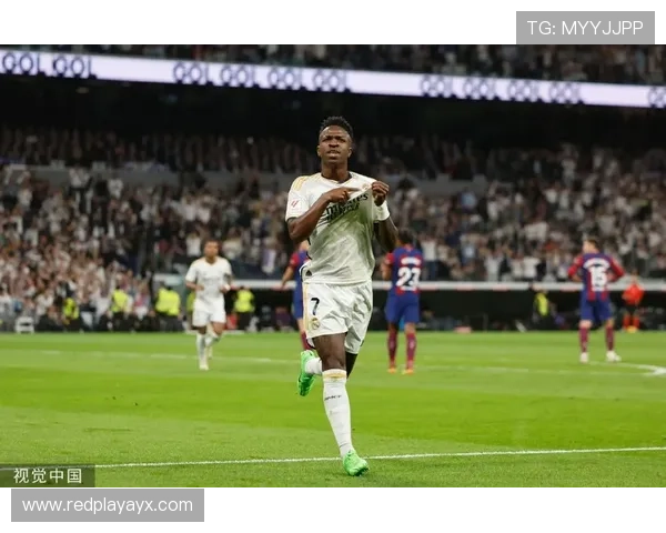 贝林厄姆与维尼修斯携手发力,皇马锋线组合展现惊人化学反应 贝林厄姆与维尼修斯携手发力,皇马锋线组合展现惊人化学反应